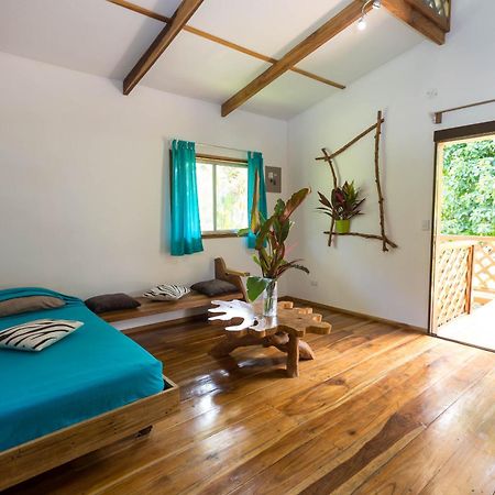 Passion Fruit Lodge Cahuita Exterior photo