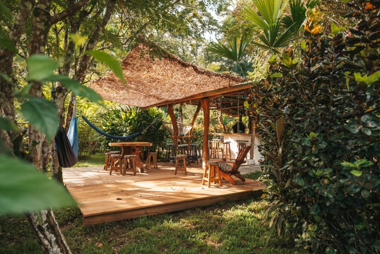 Passion Fruit Lodge Cahuita Exterior photo