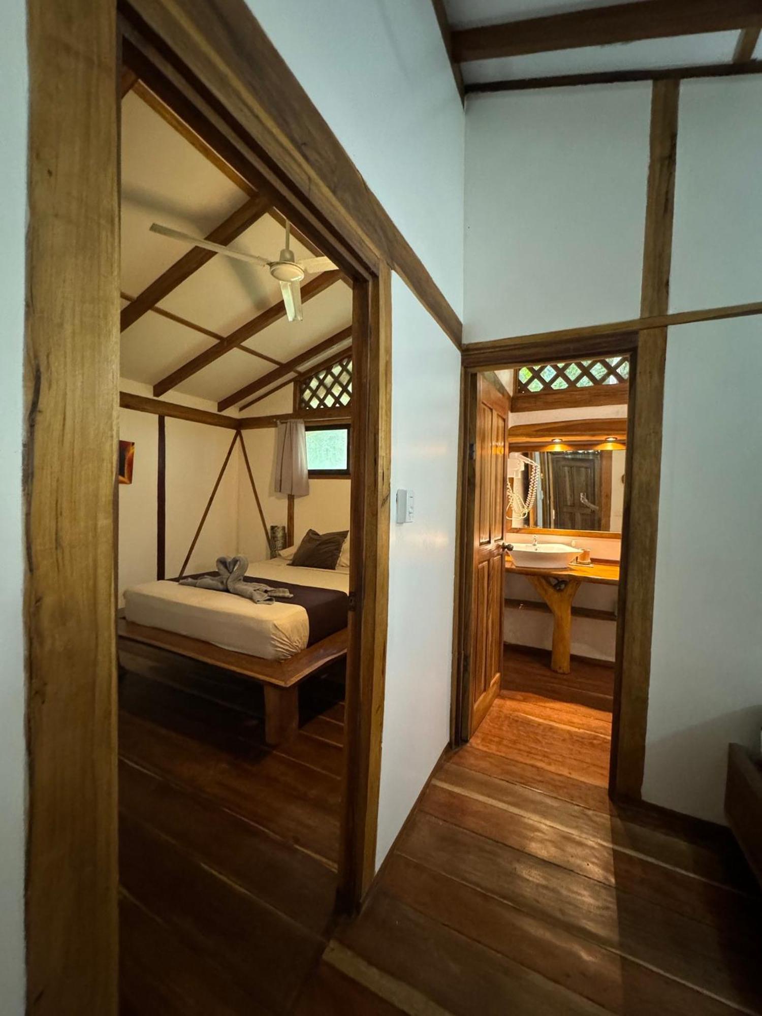 Passion Fruit Lodge Cahuita Exterior photo