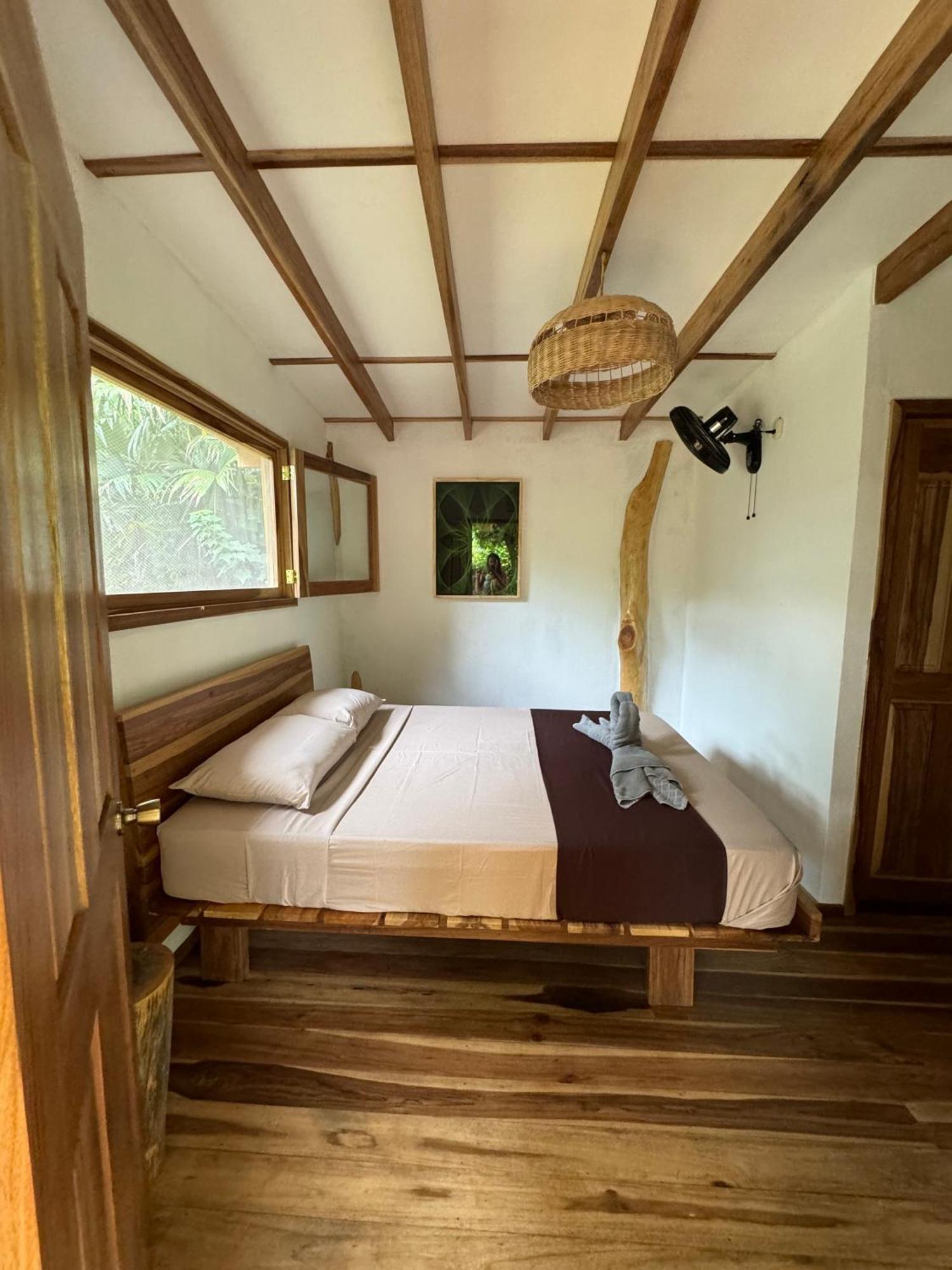 Passion Fruit Lodge Cahuita Exterior photo