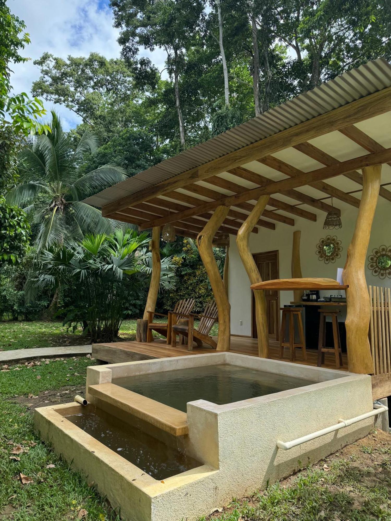 Passion Fruit Lodge Cahuita Exterior photo