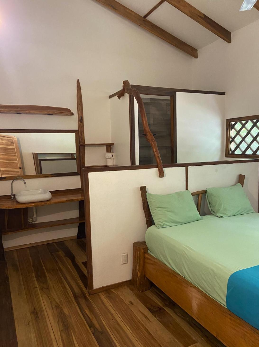 Passion Fruit Lodge Cahuita Exterior photo